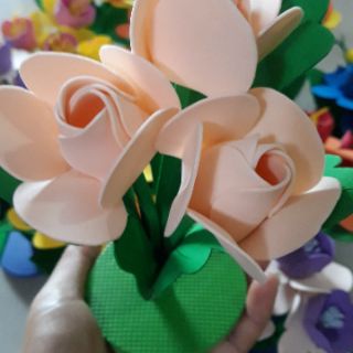 Hoa trang trí góc đồ dùng mầm non