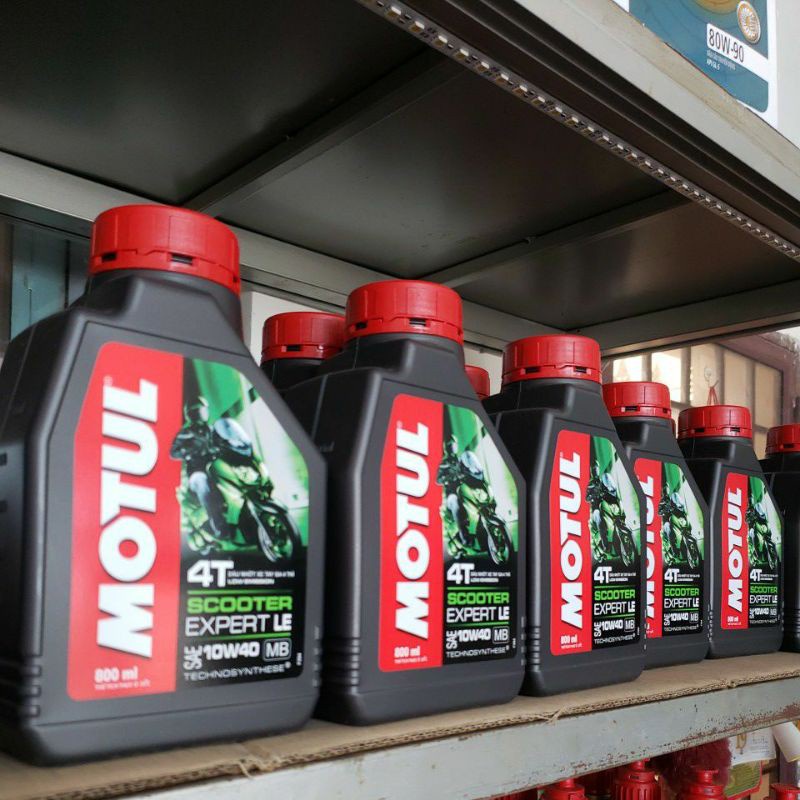 Nhớt Motul Scooter Expert LE 4T 10W-40 MB 0.8L - dành cho xe tay ga