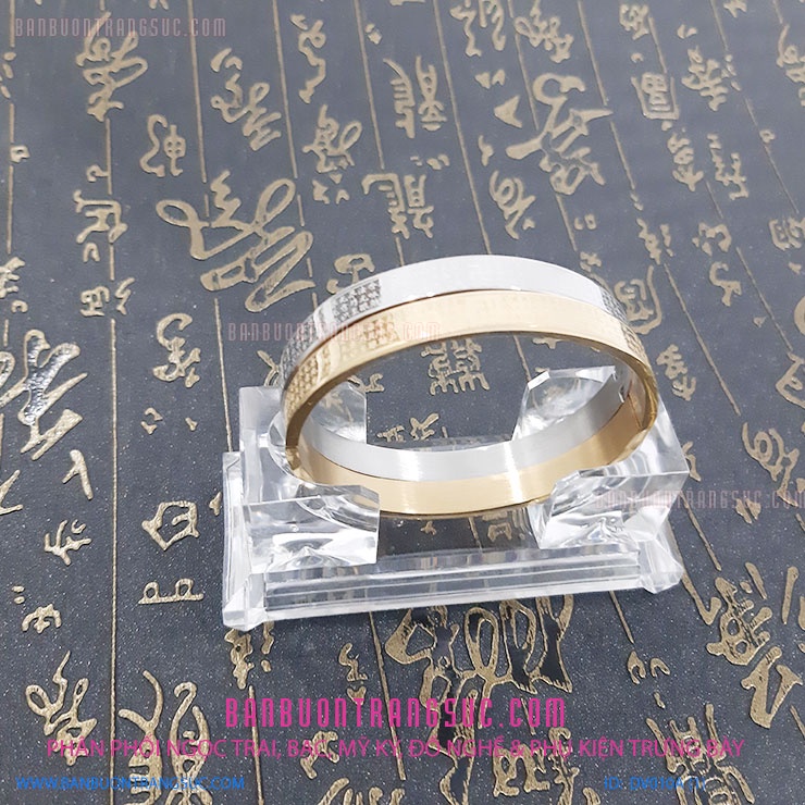 ĐẾ TRƯNG BÀY VÒNG TAY ĐƠN MICA TRONG DV010A