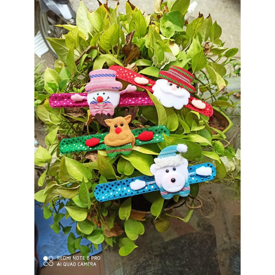 Đồng hồ đập tay noel