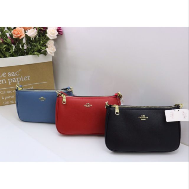 Back in Stock❤️TÚI COACH MINI XINH XẮNTúi có 2 dây: 👉Dây ngắn cầm tay và dây dài đeo chéo.