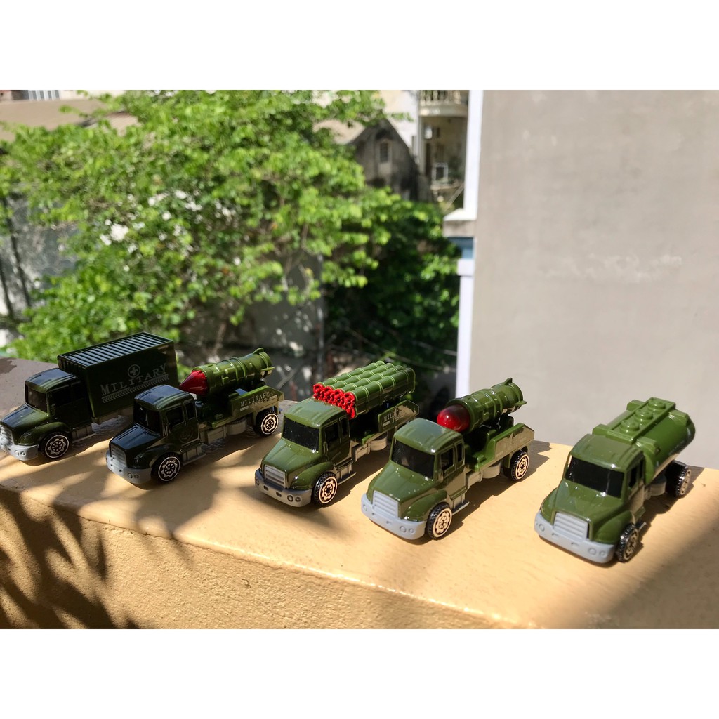 Mô hình bộ 5 xe tăng quân sự mô hình cho bé