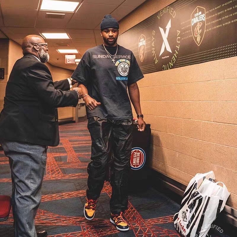 Áo Thun Tay Ngắn In Chữ JESUS IS KING Phong Cách Đường Phố Cho Nam Và Nữ