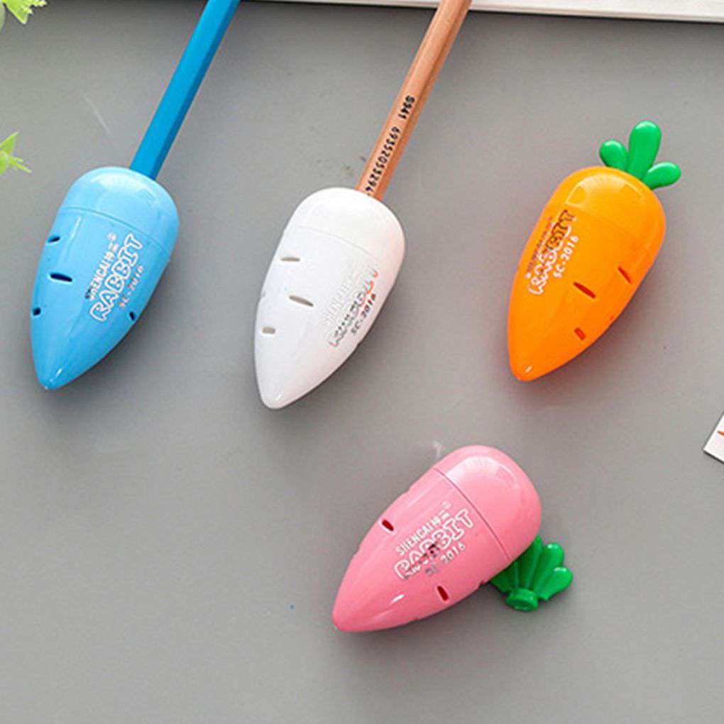 Adorable Carrot Style Plastic Manual Removable Easy Cleanup Student Pencil Sharpeners Color Random