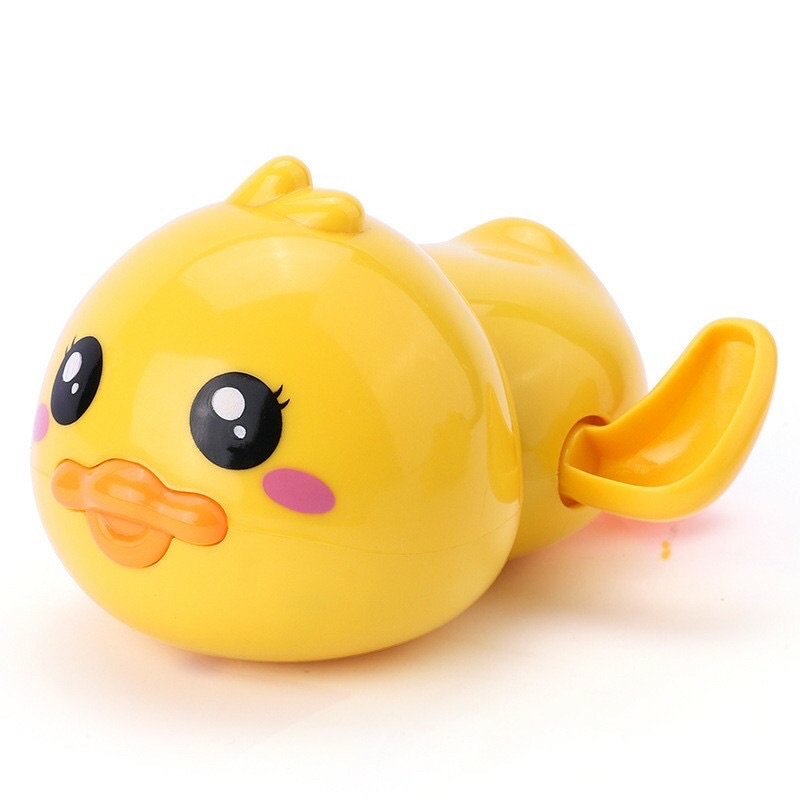 Vịt con, rùa con bơi thả bồn tắm đáng yêu