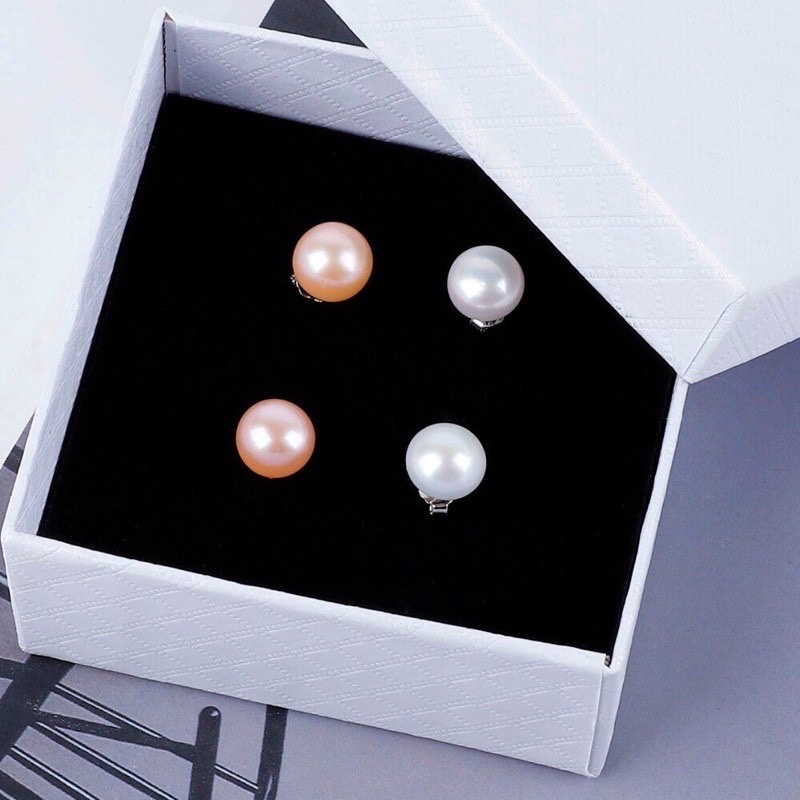 Đôi bông tai hạt trai nụ chốt bạc 8-8.5 ly thích hợp làm quà tặng người thân và bạn bè kèm hộp