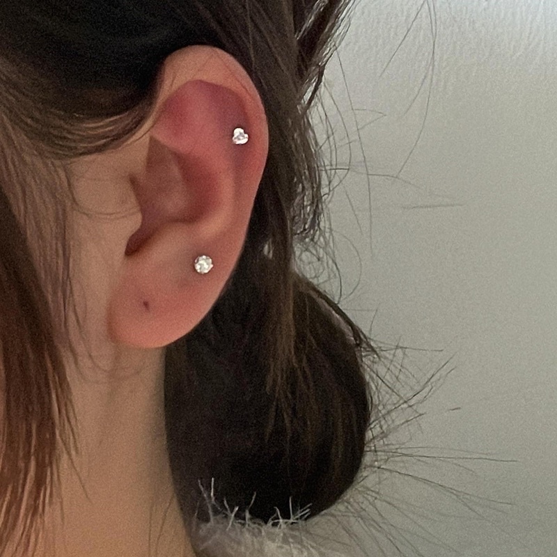 𝐯𝐞𝐥𝐯𝐞𝐭𝐩𝐢𝐧𝐤.𝐚𝐜𝐜🇰🇷| Khuyên tai thép không gỉ đá hình trái tim 2 màu