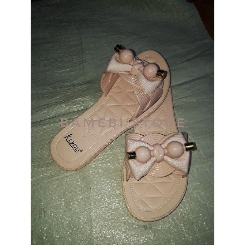 Dép quai ngang nhựa dẻo mềm đi cực êm chân có nơ 2 màu đen và hồng phấn