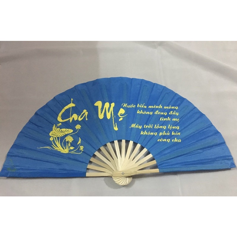 Quạt vải xếp chữ thư pháp truyền thống Việt Nam rẻ bền , Quạt lụa cầm tay