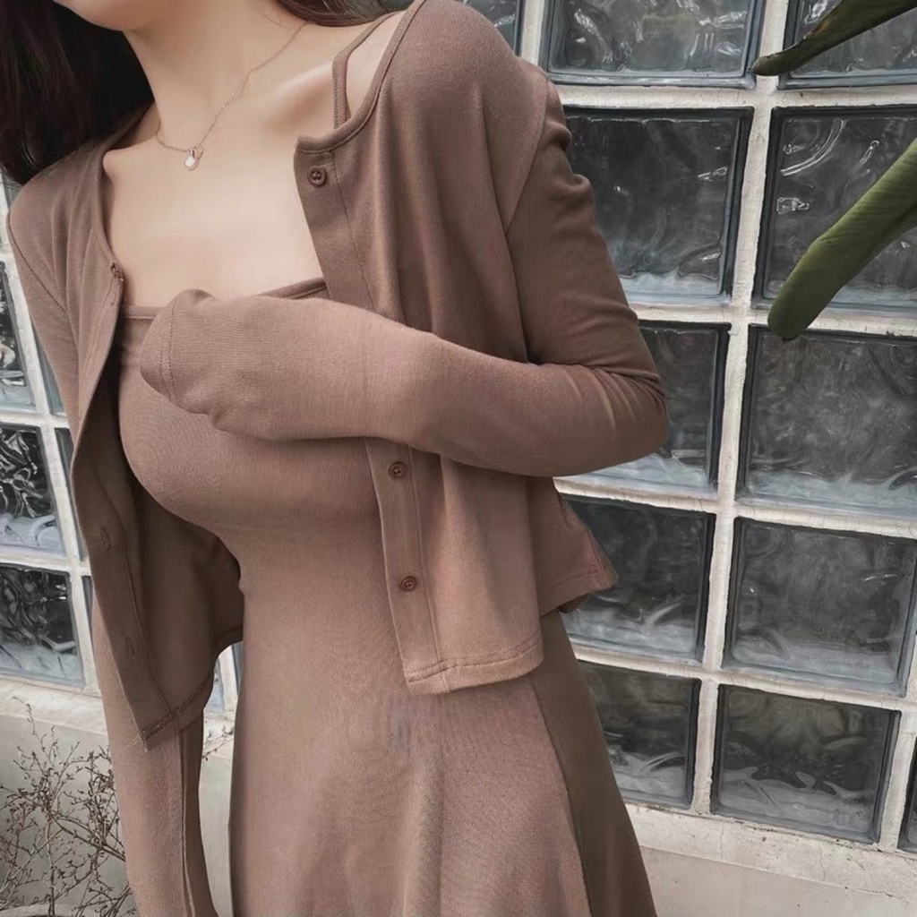 Set đầm 2 dây có kèm áo khoác ngoài sexy 2 màu đen nâu phù hợp mặc đi du lịch đi chơi đi dạo phố