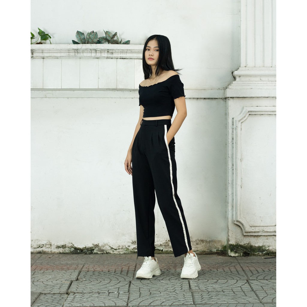 Áo croptop cotton nữ trễ vai cá tính, form ôm ngắn tay, vải dệt gân co giãn thoải mái 100% cotton