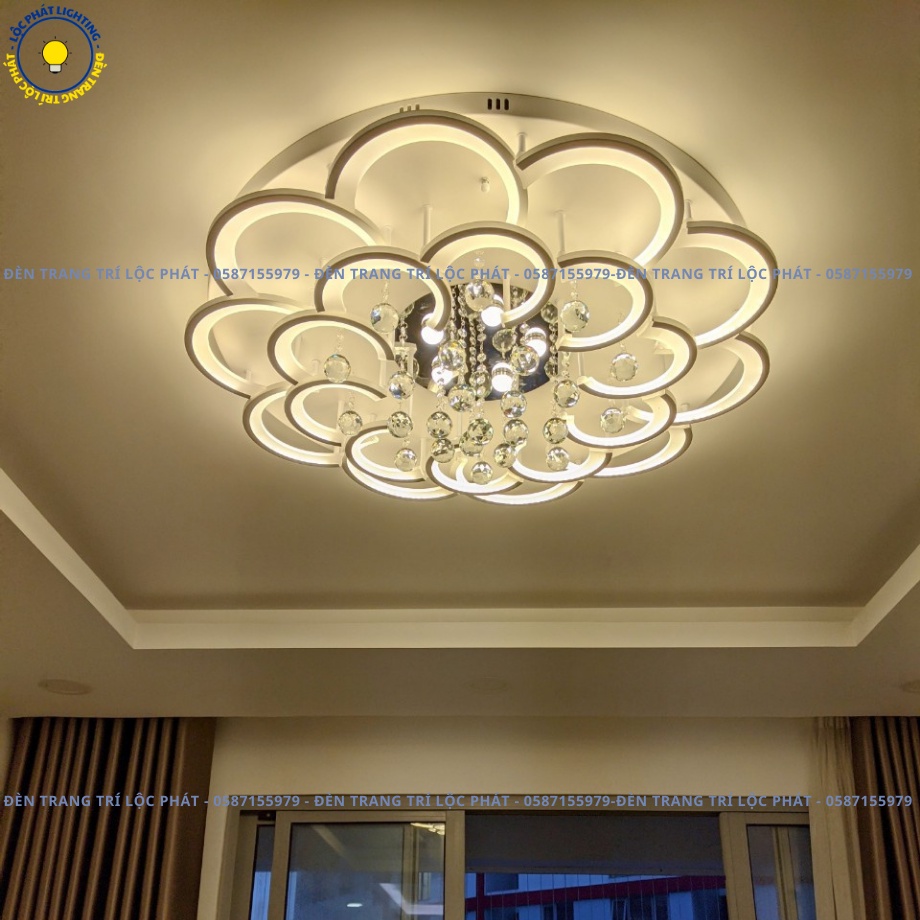 Đèn trần, đèn ốp trần Hoa mai thả pha lê 3 chế độ ánh sáng trang trí phòng khách hiện đại kèm khiển