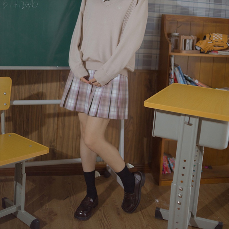 Vớ cotton màu trắng/đen trang trí họa tiết đôi cánh thiên thần phong cách Harajuku Nhật Bản cho nữ