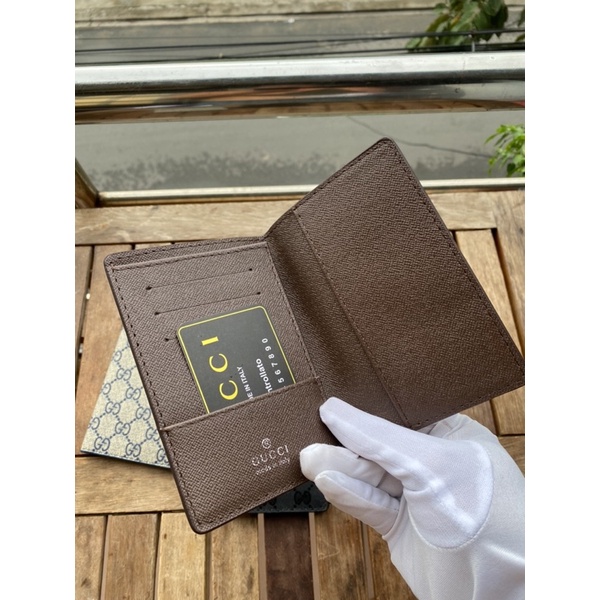 Ví Passport GG chuẩn nét