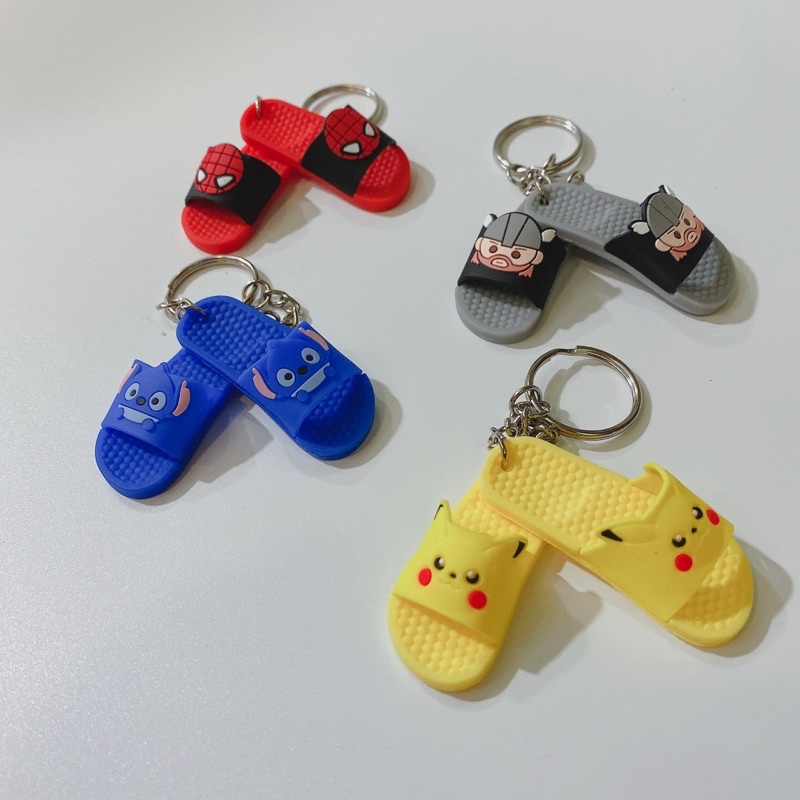 Móc khoá hình đôi dép mini có kèm khoen siêu cute