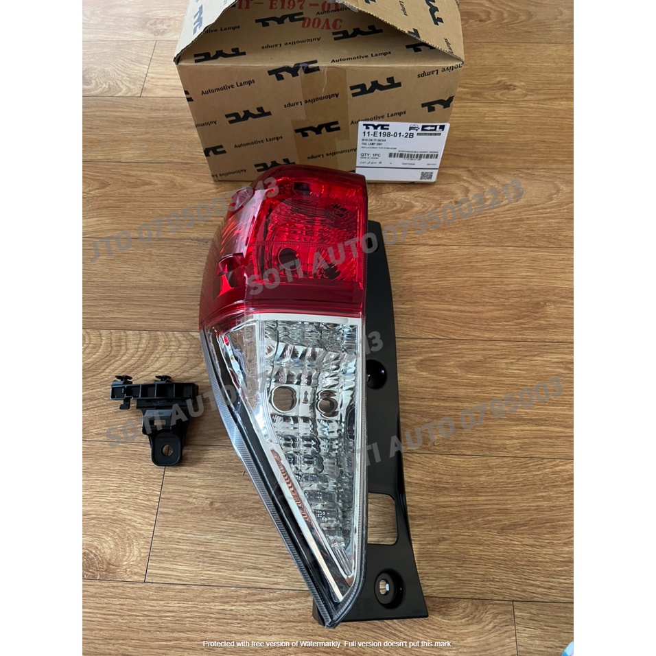 Đèn hậu Toyota Innova