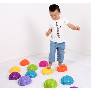 Cầu gai massage chân
