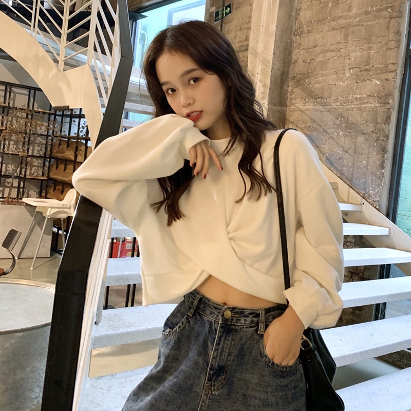 Áo thun tay dài dáng ngắn thiết kế trẻ trung cho sinh viên