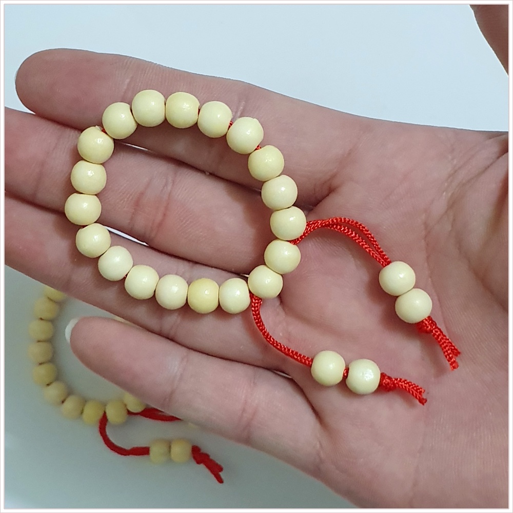 Vòng dâu tằm chống giật mình giúp bé ngủ gon