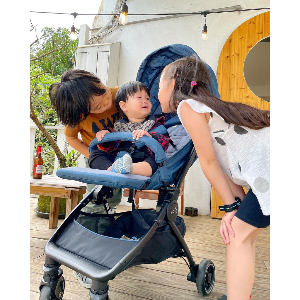 Xe đẩy trẻ em Joie Pact Deep Sea đến từ Anh Quốc  phù hợp với bé từ sơ sinh đến 15kg