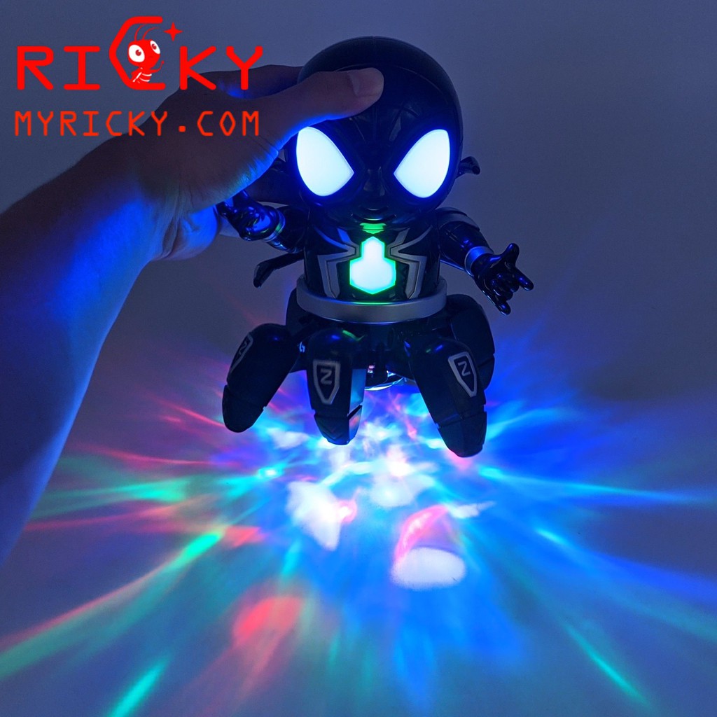Robot Spider Man biểu diễn theo nhạc