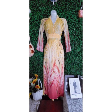 Thanh lý bộ áo dài  Kèm quần phi .