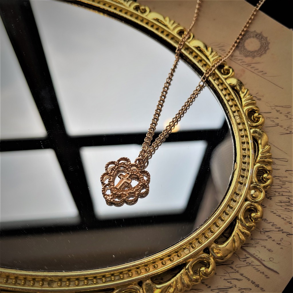[Xả kho] Vòng cổ kim loại mặt trái tim retro - dây chuyền nữ hình thánh giá cổ điển baroque gothic Hades.js