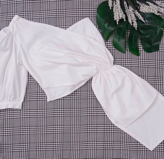 Áo crop lệch vai tay phồng (có ảnh thật)
