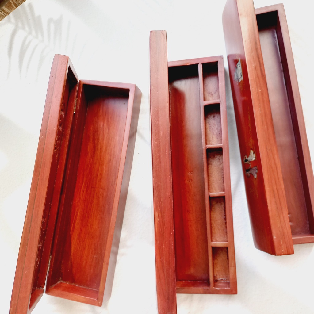 Hộp Đựng Đũa Gỗ Hương Đỏ Họa Tiết Cô Gái Áo Dài Của Việt Nam, Hộp Đũa Sang Trọng Decor Trang Trí Chụp Ảnh Của Vitrapro