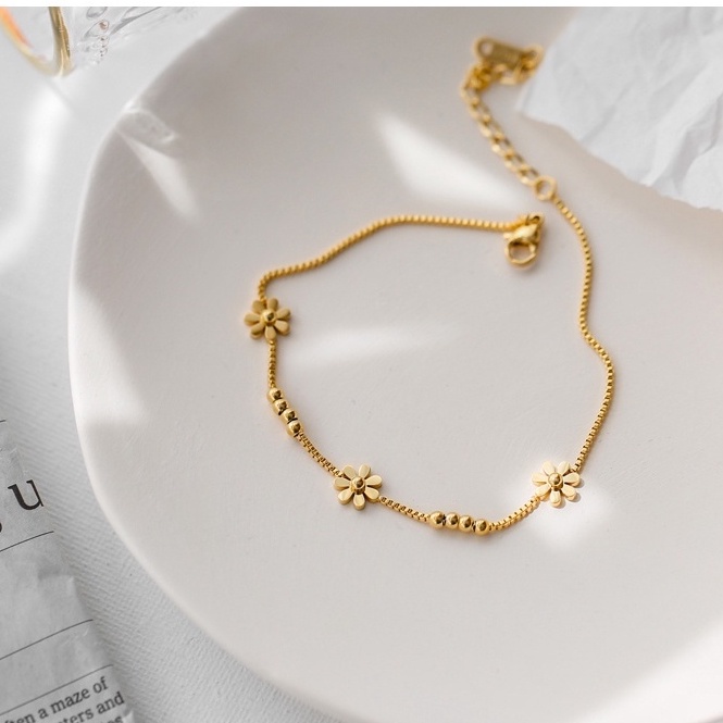 Lắc chân nữ titan xích vuông nhỏ phối bông hoa và bi tròn xinh xắn mạ vàng 18K không gỉ có màu bạc AK08