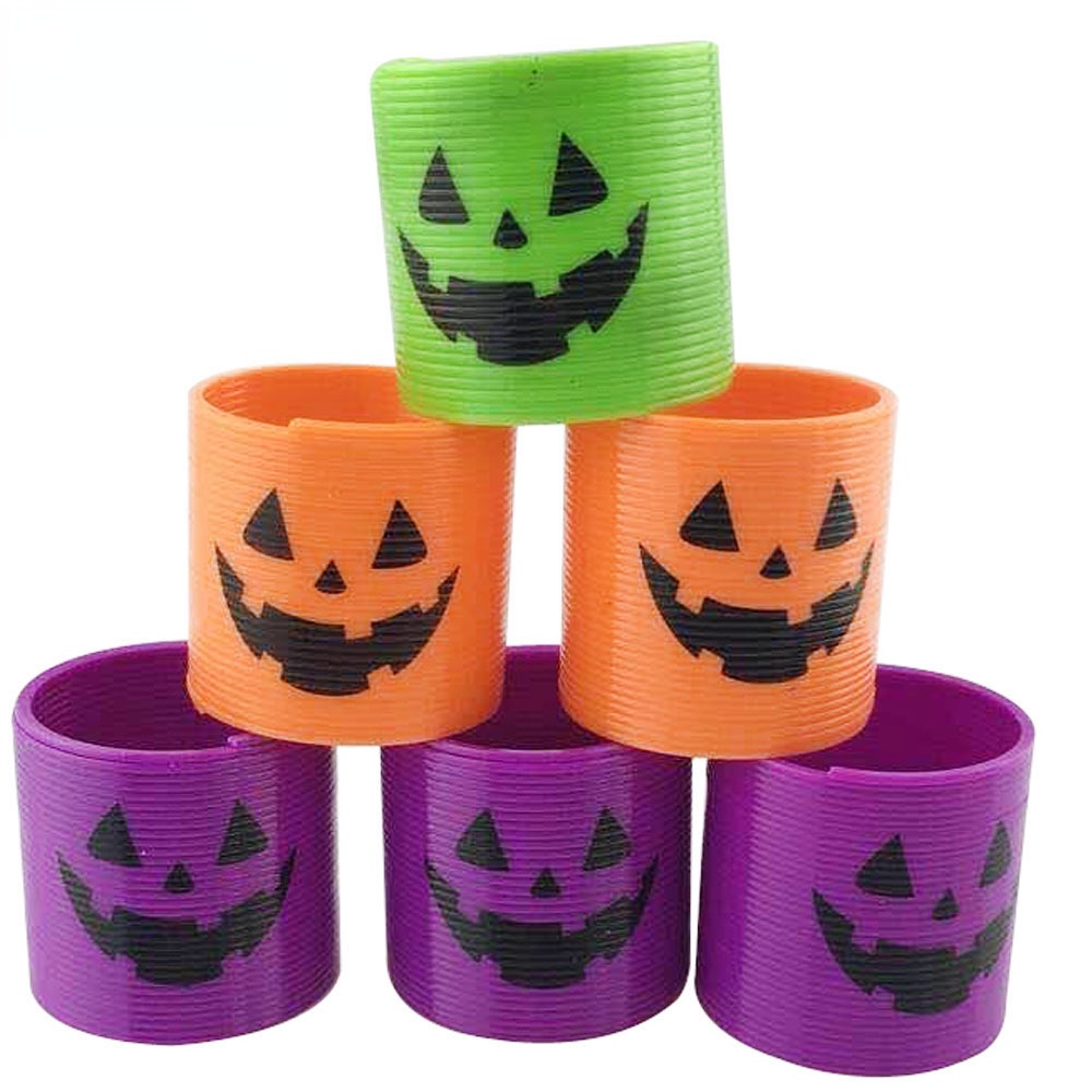 Vòng Lò Xo Bằng Nhựa Xếp Hình Bí Ngô Màu Cầu Vồng Trang Trí Halloween Cho Bé