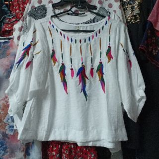 Áo kiểu thêu tay dơi.