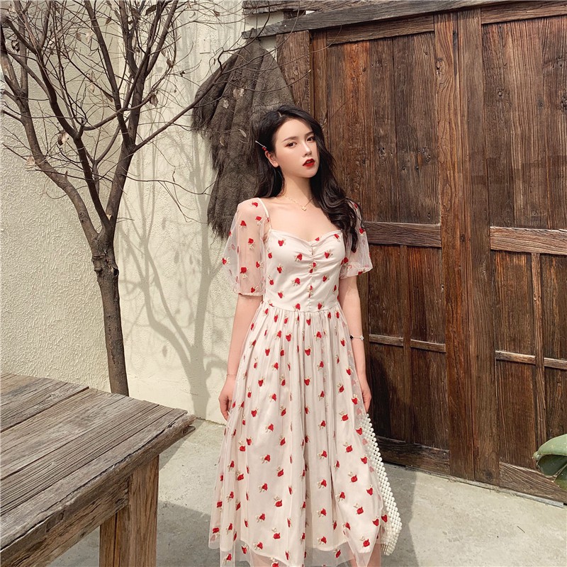 Đầm ulzzang tiểu thư cúp ngực thêu hoa hồng nổi - u.w