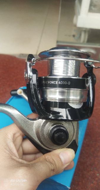 Máy câu cá Daiwa SF Strike Force 2500/4000