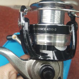 Máy câu cá Daiwa SF Strike Force 2500/4000