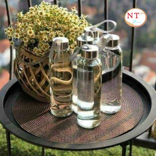 Chai thủy tinh có dây xách có nắp đậy 500ml.