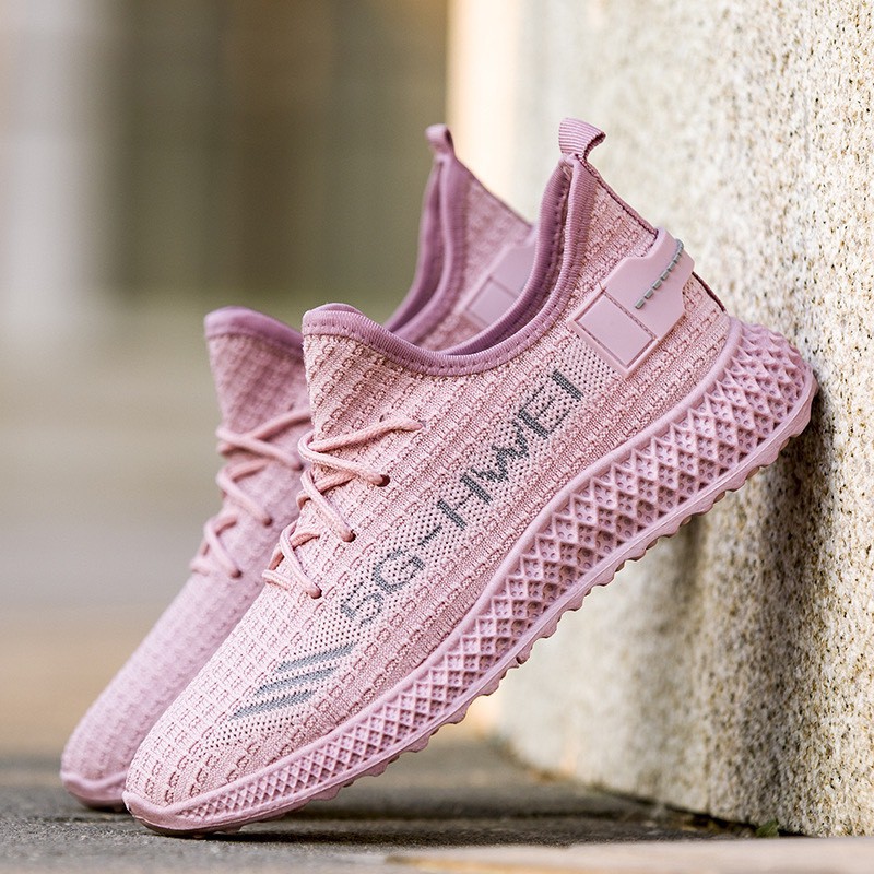 [Mã FAGREEN245 giảm 10% tối đa 30K đơn 99K] Giày thể thao nữ vải dệt in chữ MWC NUTT- 0469 | BigBuy360 - bigbuy360.vn