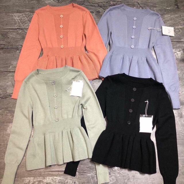 Áo len pelum khuy cúc