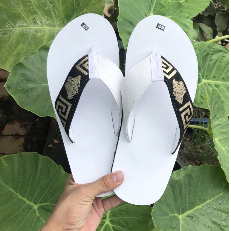 Dép Sandal Nam Quai Kẹp Xỏ Ngón Full Đen Năng Động Cá Tính Full size 30-44 Nam Nữ SANDALTHOITRANG [ẢNH THẬT 100%]