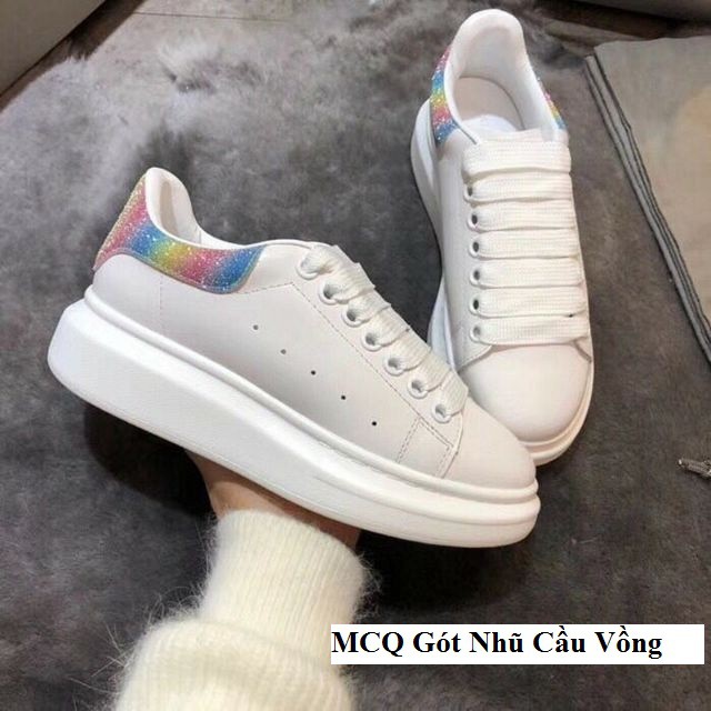 {Có Sẵn) Giày thể thao Nữ Nam Trắng Đế Cao MCQ Gót Nhung Đen Có size Nam nữ (Size 36-43)  Bản Dây To (Form rộng) | BigBuy360 - bigbuy360.vn