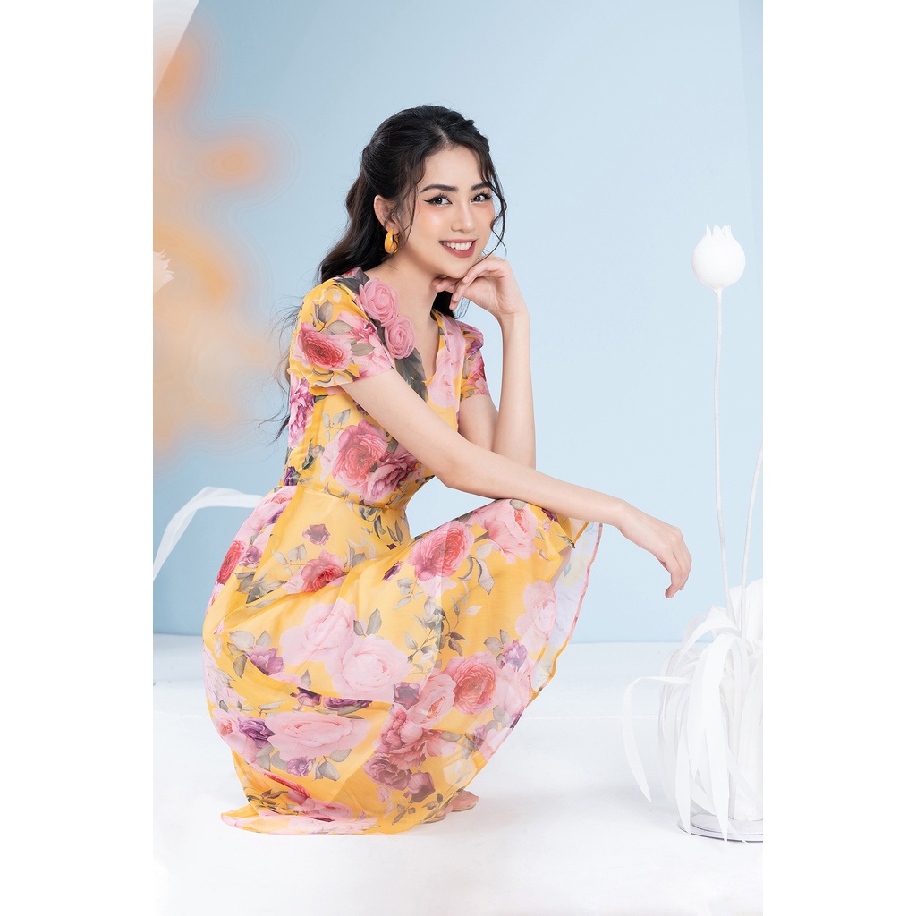 Đầm Tơ Hoa Hồng Đính Hoa Thủ Công Luperi LFV3280 chất liệu mềm mại mát mịn kiểu dáng xòe nhẹ nữ tính cho nàng