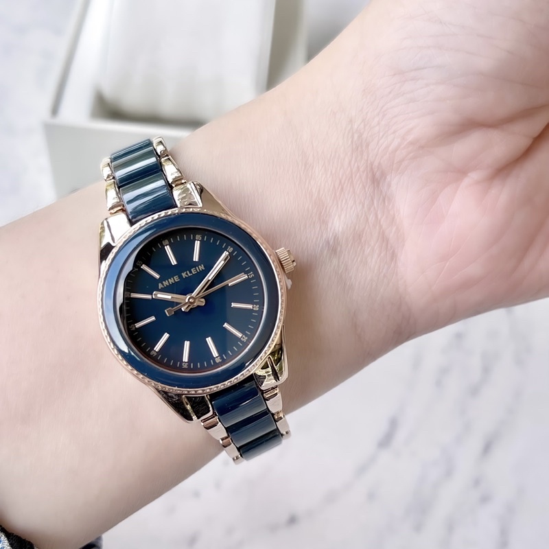 Đồng hồ nữ thương hiệu ANNE KLEIN dây demi tone rose gold và xanh navy model AK/3212NVRG