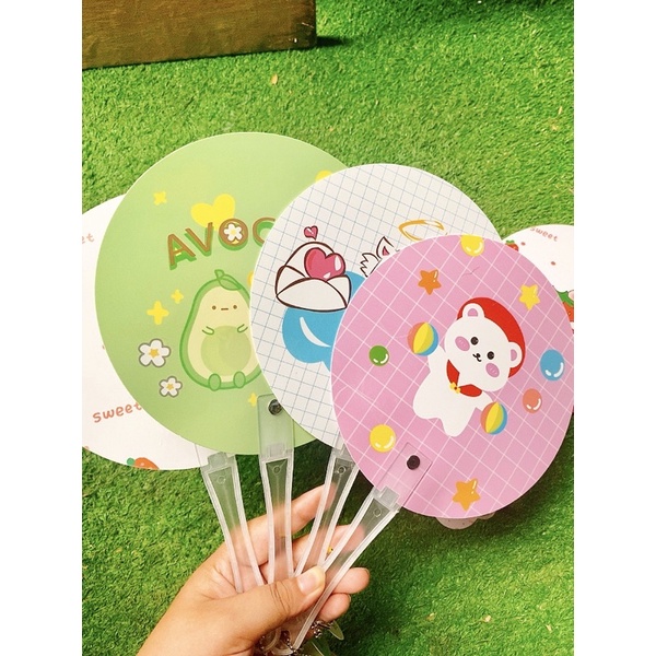 Quạt cầm tay dễ thương