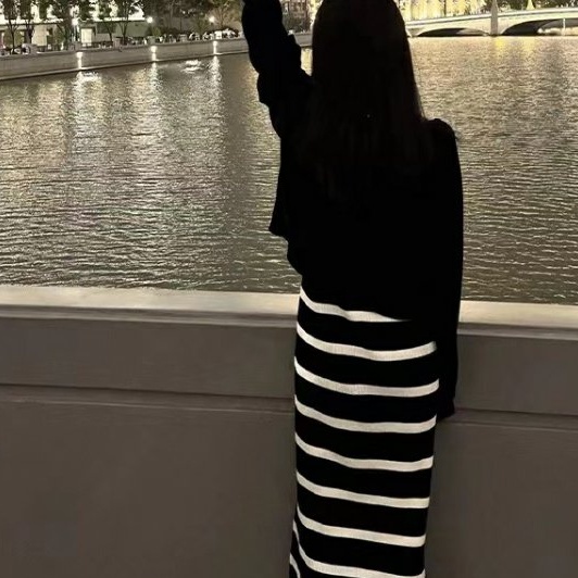 SUXI Đầm Midi Dệt Kim Sát Nách Hoạ Tiết Kẻ Sọc Thiết Kế Đơn Giản Hợp Thời Trang