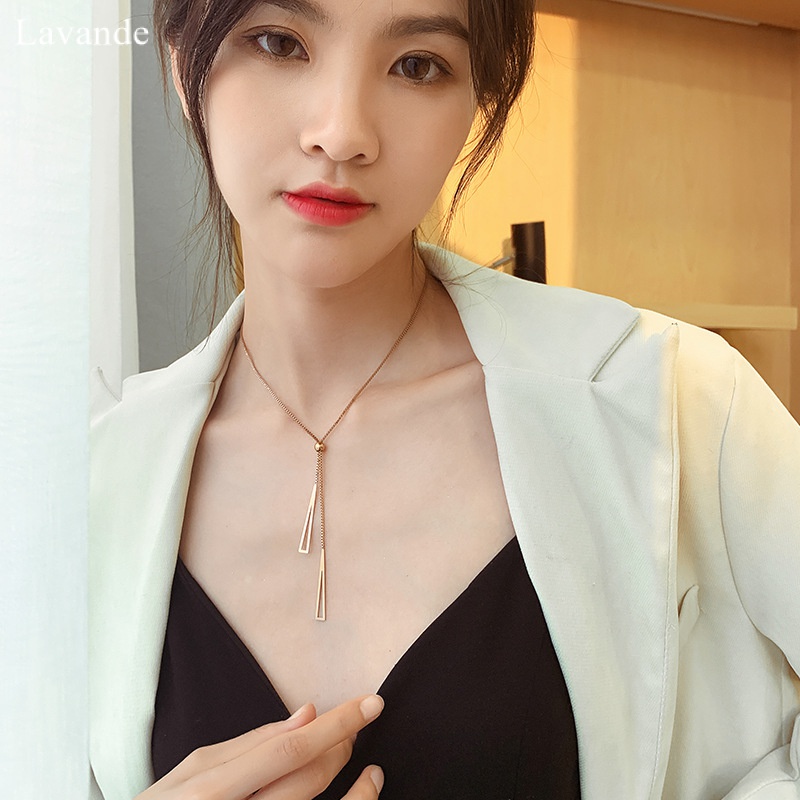 Dây Chuyền Mạ Vàng 18K 2ESA Mặt Tam Giác Phối Tua Rua Thời Trang Cho Nữ