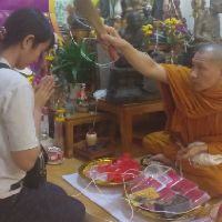 Vòng dây đỏ may mắn thái lan