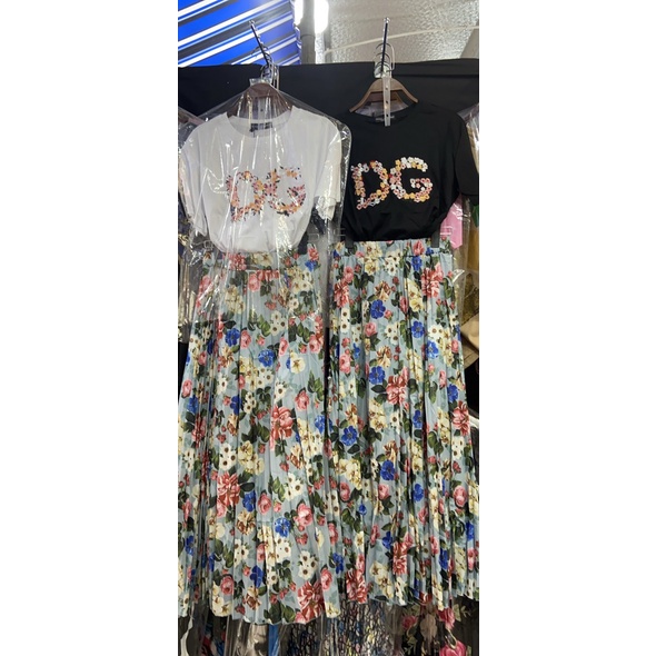 Set áo thun chân váy hoa nhí