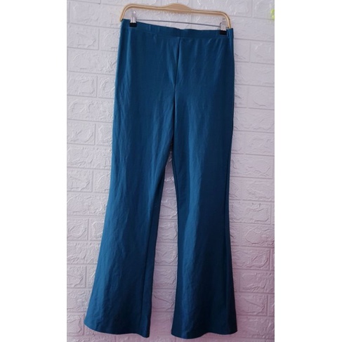 Quần loe xanh cổ vịt
