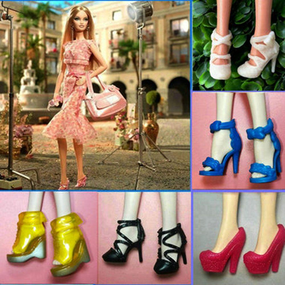 Giày bốt dài bằng nhựa 2.2cm 17 kiểu lựa chọn màu sắc thời trang cho búp bê