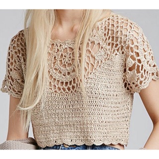 Áo croptop len móc